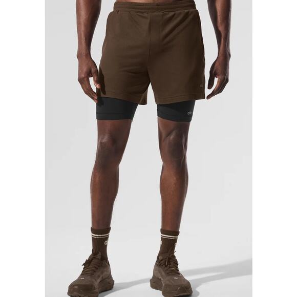 ALO Yoga Men's Conquer React 2-In-1 Performance Short Medium - Picture 1 of 7